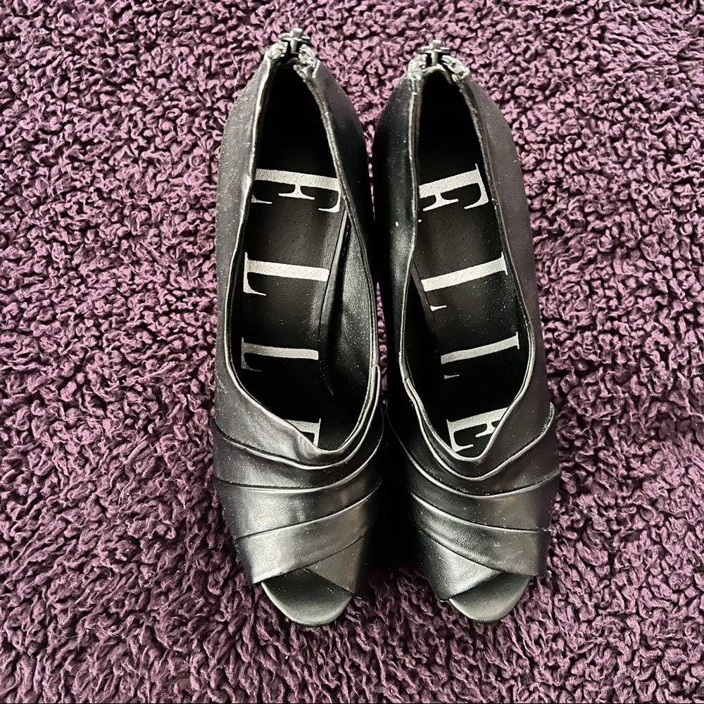 Elle open toe pumps